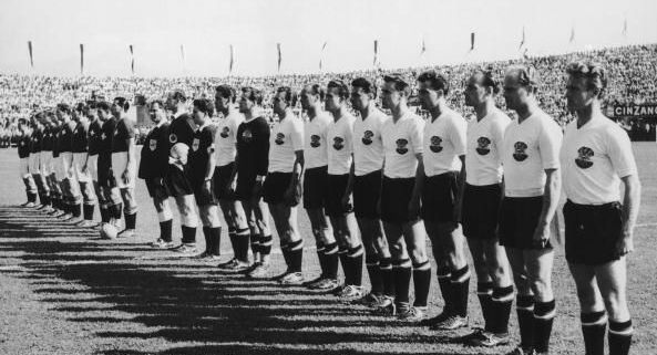 Reprezentacja Austrii (białe stroje) - Trzecie miejsce na MŚ w Szwajcarii / worldcupteams.republika.pl